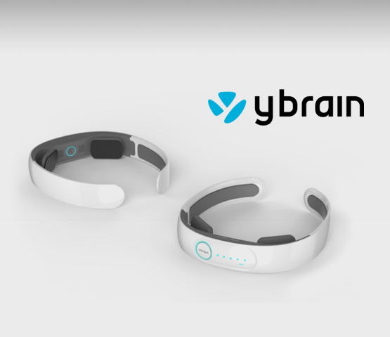Automated Recognition of Alzheimer's Disease from Wearable Devices: Big Brain Data and Big Visual Data